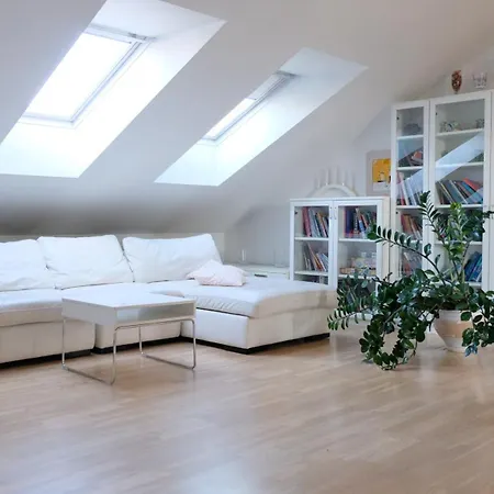 Old Town Luxury And Spacious